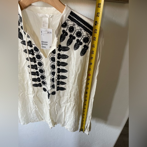 H&M| Cream Peasant Top, Boho Floral Style—Embroidered/Stitch Detail, Size 2••• - Picture 9 of 10